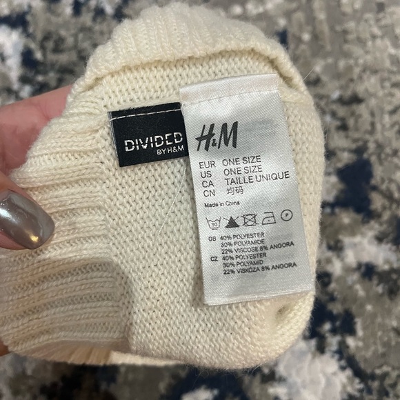 H&M Hat - Picture 2 of 2